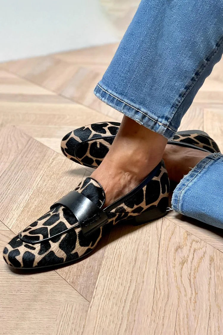 Mocasines slip-on color block estampado vaca de punta redonda