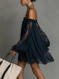 Noemi · Minivestido de Chifón Azul Marino con Escote Off-Shoulder, Encaje y Mangas Transparentes
