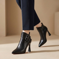 Bottines · Botines con Tacón y Hebilla Oversize