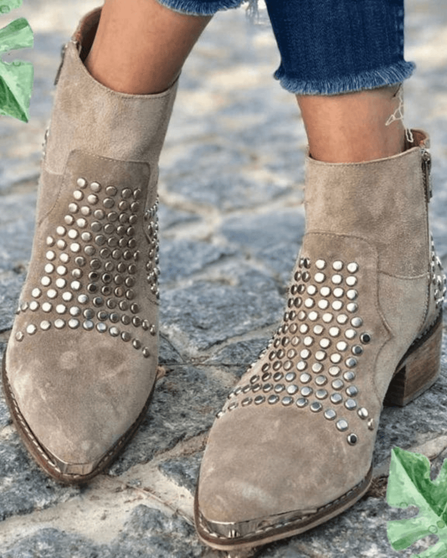 Botas aterciopelados chunky de punta con tachuelas