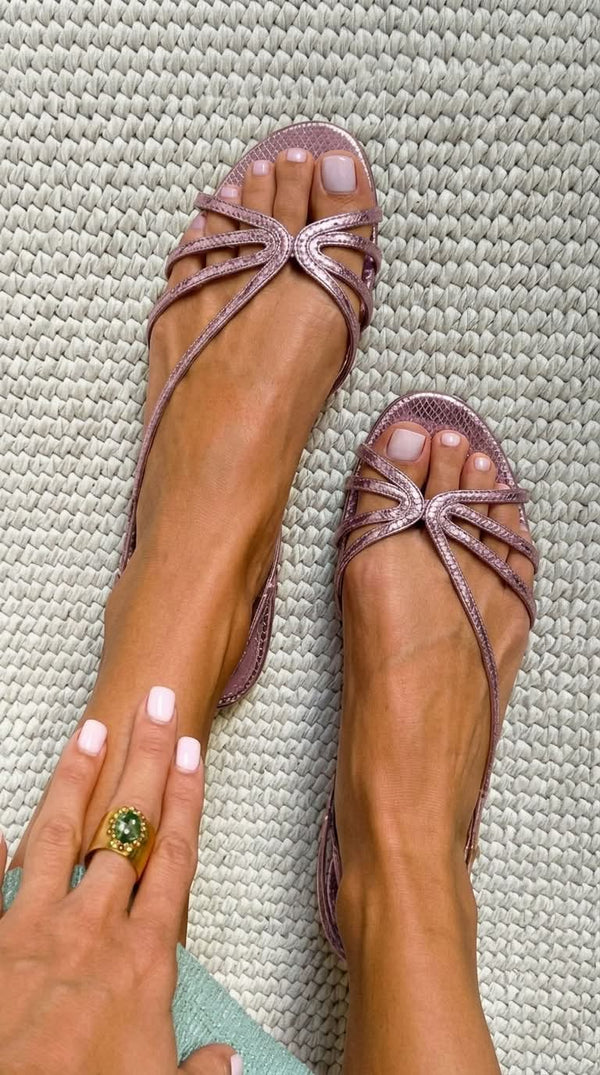 Camille · Sandalias Doradas Elegancia de Verano