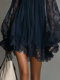 Noemi · Minivestido de Chifón Azul Marino con Escote Off-Shoulder, Encaje y Mangas Transparentes
