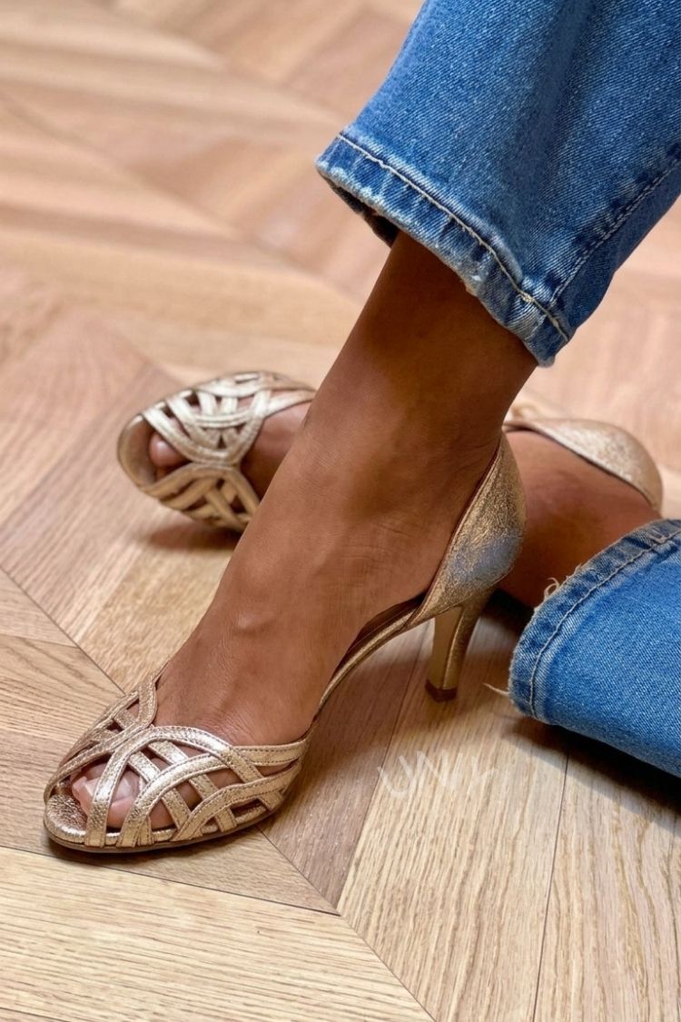 Tacones medi peep toe metalizados Dorado