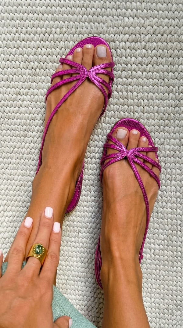Camille · Sandalias Doradas Elegancia de Verano