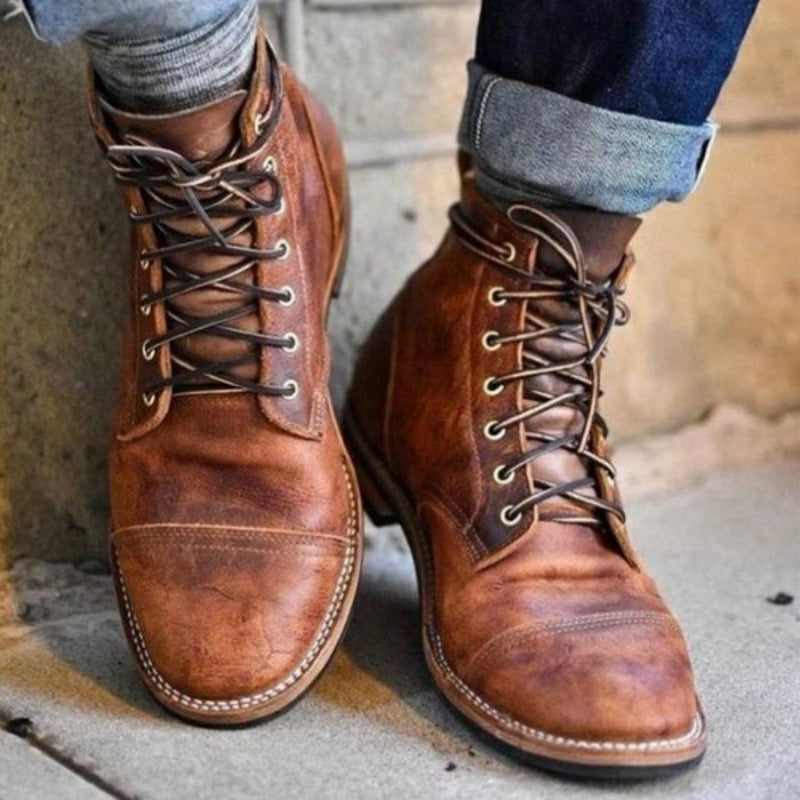 Julián · Botas Clásicas de Cuero con Cordones