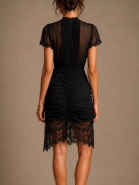Zoé · Vestido Mini Negro con Detalle de Encaje
