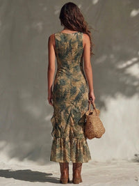 Vestido Maxi Tropical con Volantes, Fruncido y Abertura Lateral