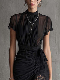 Séraphine · Vestido Corto Plisado de Gasa Negra con Encaje