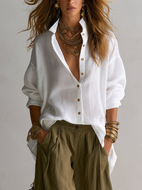 Capucine | Camisa blanca amplia y pantalón balloon verde oliva