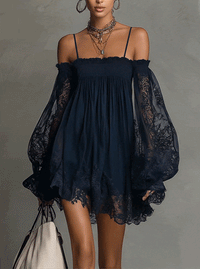 Noemi · Minivestido de Chifón Azul Marino con Escote Off-Shoulder, Encaje y Mangas Transparentes