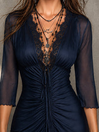 Élodie · Vestido Mini de Rejilla con Encaje Vintage