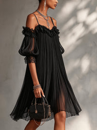 Camille · Vestido Mini de Gasa Negro con Hombros Descubiertos