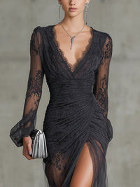 Anouk · Vestido Largo de Encaje Gris Oscuro con Manga Larga y Escote en V