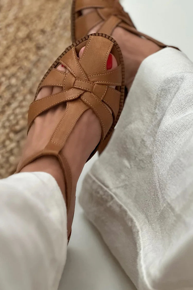 Tacones anchos cut-out trenzados Marrón con hebilla y correa en T