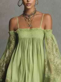 Noemi · Minivestido de Chifón Azul Marino con Escote Off-Shoulder, Encaje y Mangas Transparentes