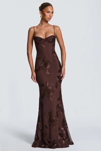 Anastasia | Vestido maxi de invitada con corsé bordado floral y tirantes finos™