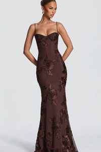 Anastasia | Vestido maxi de invitada con corsé bordado floral y tirantes finos™