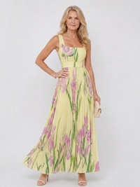 Robe Midi Sans Manches en Satin avec Décolleté Carré et Plis Élégants