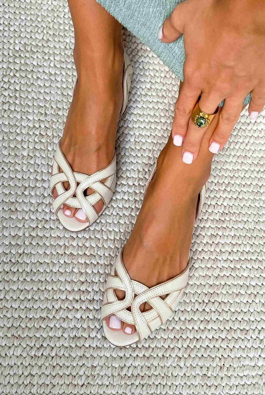 Sandalias slingback cut-out peep toe bajos Blanco con correas
