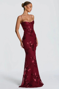 Anastasia | Vestido maxi de invitada con corsé bordado floral y tirantes finos™