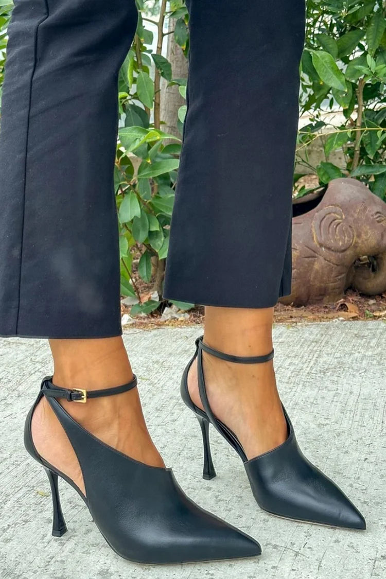 Tacones de aguja cut-out Negro de punta con correa al tobillo y hebilla