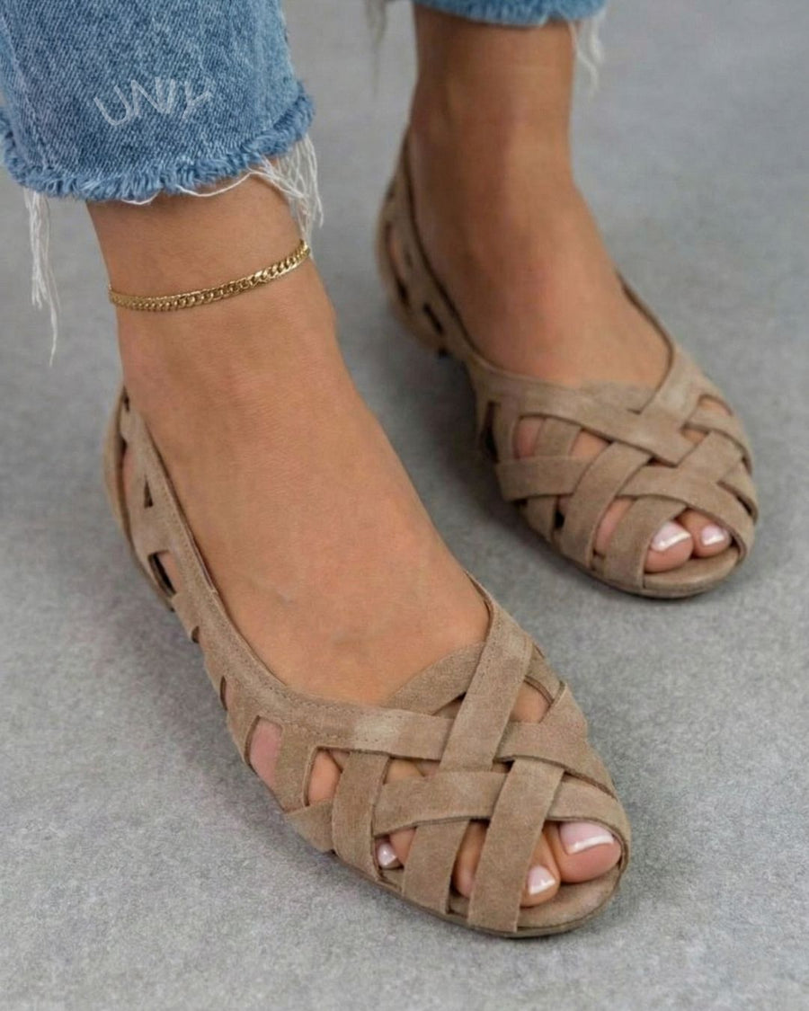 Sandalias cut-out punta abierta trenzados aterciopelados bajos Beige