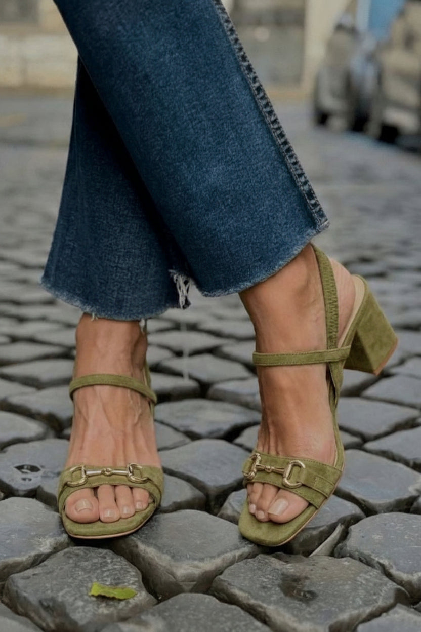 Sandalias slingback aterciopelados Verde Oliva con tacón de bloque