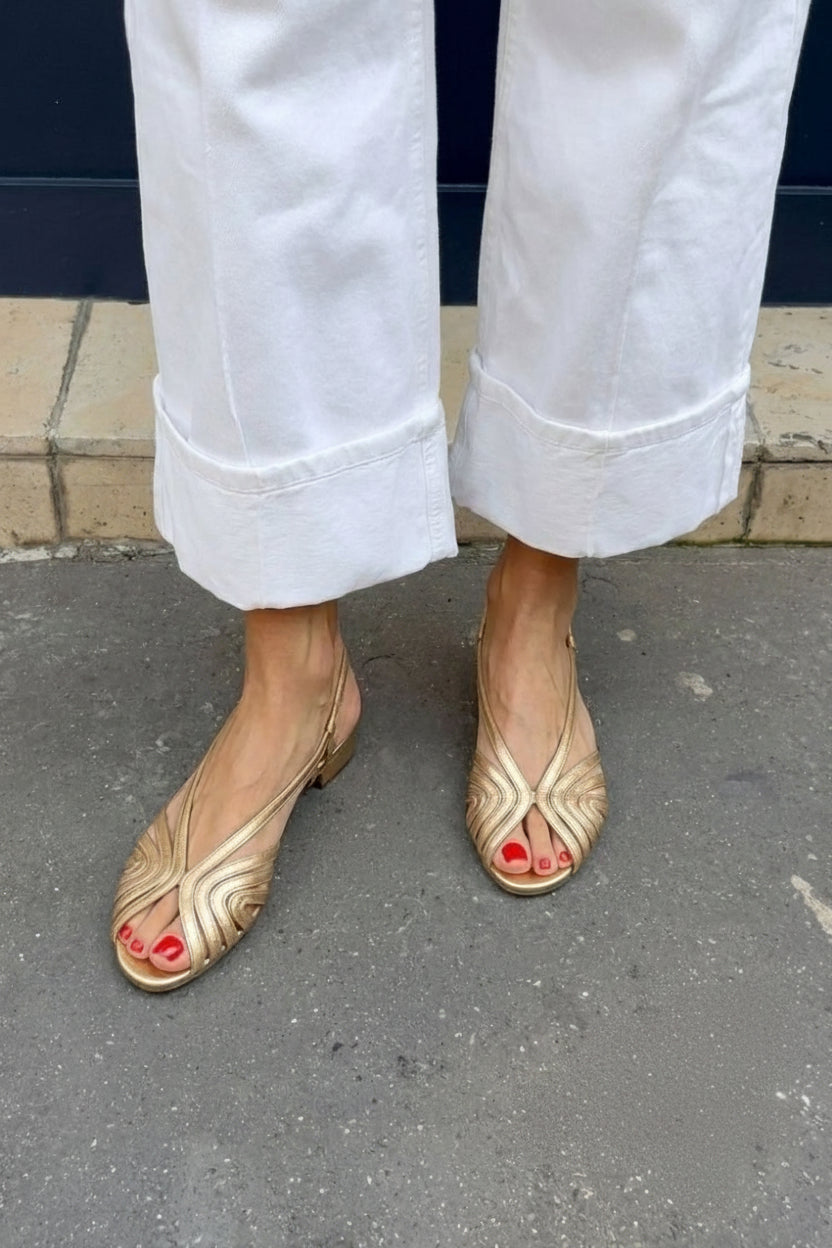 Sandalias slingback metalizados Dorado de punta redonda con correas