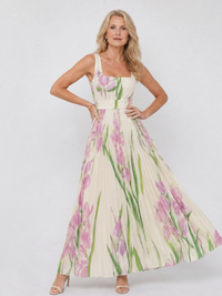 Robe Midi Sans Manches en Satin avec Décolleté Carré et Plis Élégants