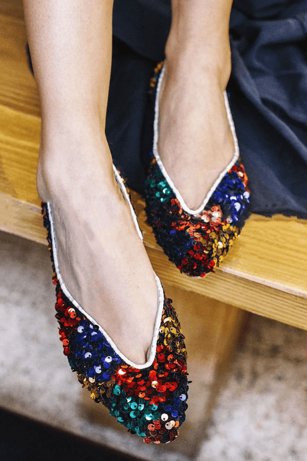 Bailarinas slip-on Multicolor con escote en V [Pre-Order]
