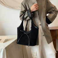 Hélène · Bolso con Lazo y Texturas Veganas