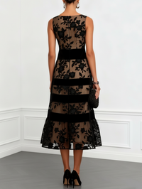 Estelle | Robe Midi A-Line Sans Manches en Résille Noire, Fleurs