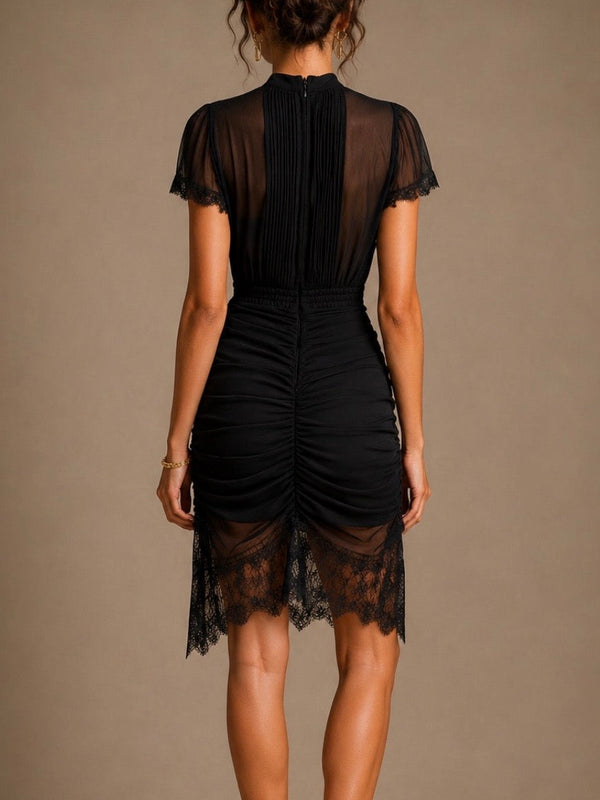 Zoé · Vestido Mini Negro con Detalle de Encaje