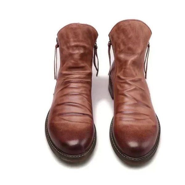 Bernardo Cavallino · Botas de Cuero con Detalle Cosido