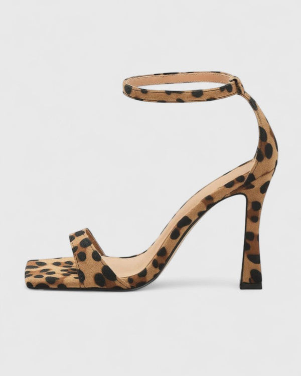 Lidia · Tacones con Estilo