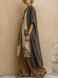 Giulia · Conjunto Bohemio de Tres Piezas en Gris Oscuro y Marrón con Estampado Tribal