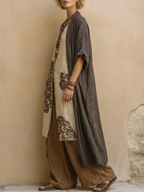 Giulia · Conjunto Bohemio de Tres Piezas en Gris Oscuro y Marrón con Estampado Tribal