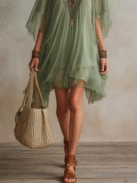 Éloïse · Vestido Corto Fluido de Gasa Verde con Escote en V