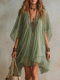 Éloïse · Vestido Corto Fluido de Gasa Verde con Escote en V