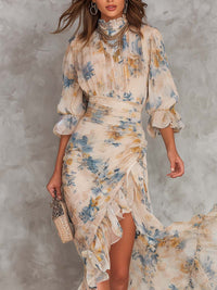 Béatrice | Robe Maxi Irrégulière en Mousseline, Imprimé Floral, Col Haut Beige