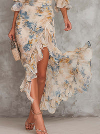 Béatrice | Robe Maxi Irrégulière en Mousseline, Imprimé Floral, Col Haut Beige