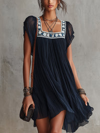 Apolline · Vestido Mini Plisado de Gasa Bordada Azul Marino
