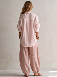 Capucine | Camisa blanca amplia y pantalón balloon verde oliva