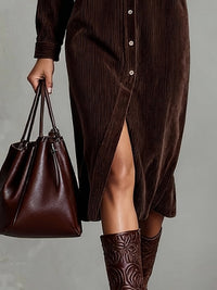 Béatrice | Vestido midi de pana con bolsillos y botonadura sencilla