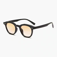 Manon · Gafas de Sol Ligeras