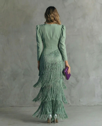 Chiara · Vestido Elegante de Tejido Lujo con Mangas de Flecos