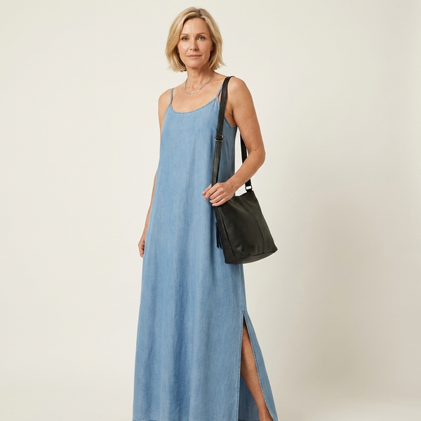 Azure · Vestido Maxi de Denim con Abertura Lateral