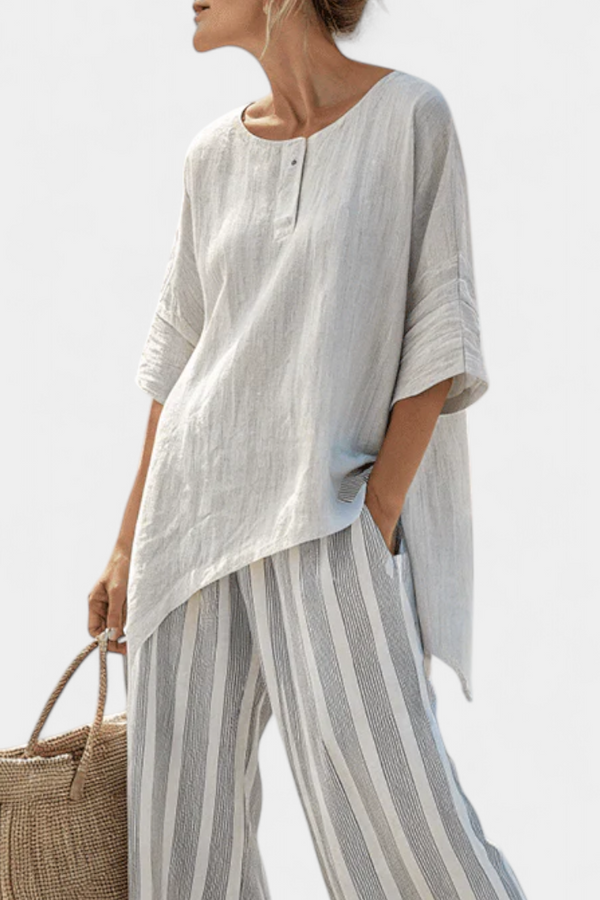 Vivian | Conjunto Blusa Asimétrica Elegante y Pantalón a Rayas